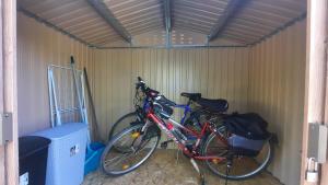 Jízda na kole v ubytování Glamping Pod meruňkami nebo okolí + 13 fotografií