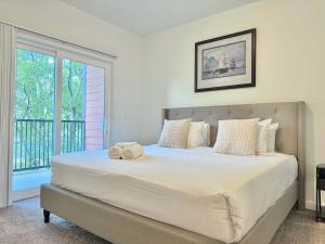 Postel nebo postele na pokoji v ubytování Downtown ATL1B1B Free Street Parking 525Pkwy313