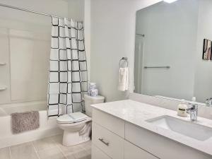 Koupelna v ubytování Downtown ATL1B1B Free Street Parking 525Pkwy313