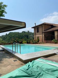 Hồ bơi trong/gần La Luna e i Falò, residenza Torrione