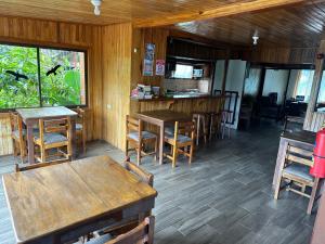 Restaurace v ubytování Monteverde Monkey Hostel
