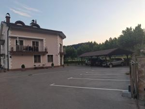 Budova, v ktorej sa apartmán nachádza