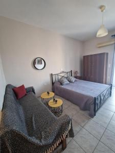 Una cama o camas en una habitación de STAMATIOs