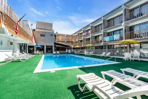 Bazén v ubytování Aztec Ocean Resort nebo v jeho okolí