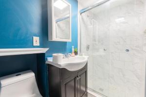 Koupelna v ubytování Unique 3BDR 2 Bath near Encore casino + 21 fotografií