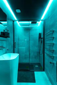 Koupelna v ubytování L'Eclipsina - Logement Insolite dans un Univers Futuriste