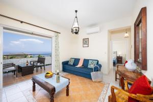 Χώρος καθιστικού στο Skala Villa Blue
