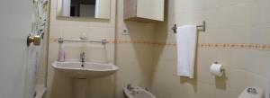 Koupelna v ubytování CASA PORTELA APARTAMENTOS