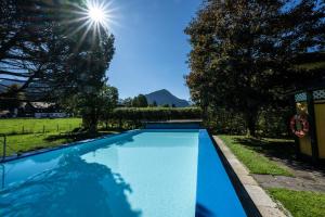 Bazén v ubytování Hotel garni Kappeler-Haus nebo v jeho okolí