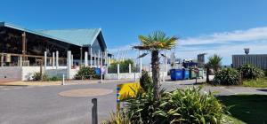 Zahrada ubytování Ashleigh Cozy 2 Bed Caravan at West Sands Holiday Park + 42 fotografií