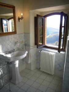 Ванна кімната в Borgo Storico Cisterna