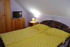 Posteľ alebo postele v izbe v ubytovaní Apartments in Zalakaros 20662