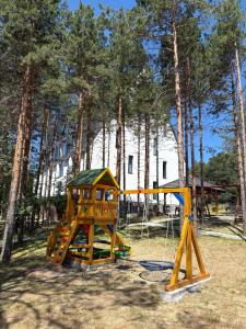 Apartman Aspen Divcibareにあるキッズエリア