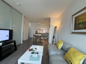 Gallery image of Metrotown fashion 1B1b in Burnaby