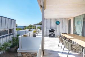 Balkón nebo terasa v ubytování BUQEZ ECO RESORT - Beach Villa 37 and 40