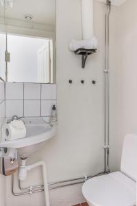 ห้องน้ำของ Lägenhet i centrala Stockholm +31 ภาพ