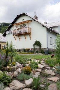 Κήπος έξω από το Apartmán Anika Loučná nad Desnou