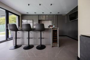 Cuina o zona de cuina de House with pool and panoramic view of Bilbao