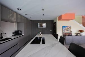 Cuina o zona de cuina de House with pool and panoramic view of Bilbao