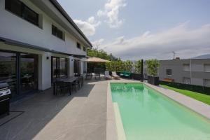 Piscina a House with pool and panoramic view of Bilbao o a prop