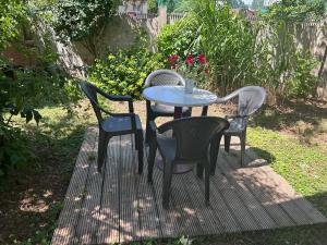 Vonkajšia záhrada v ubytovaní Casa Boebelle