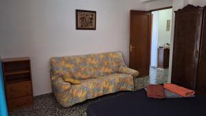 Posedenie v ubytovaní Уютная квартира в Бурриане