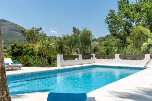 The swimming pool at or close to Villa Enri Villa y Casita con Piscina y Jacuzzi