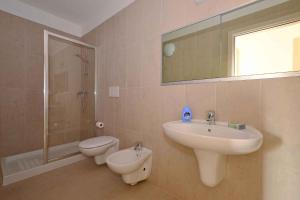 Ένα μπάνιο στο Apartments in Lignano 21707 +27 φωτογραφίες