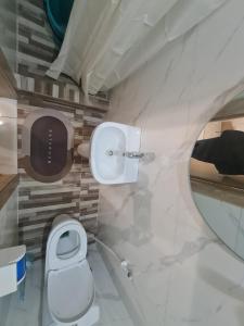 Koupelna v ubytování Zendidis Luxury Apartment + 15 fotografií