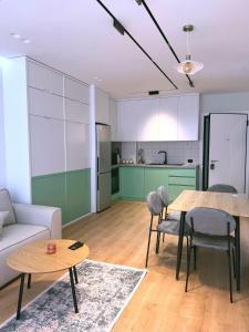 Photo de la galerie de l'établissement Marina Luxury Apartments, à Shëngjin 29 autres photos