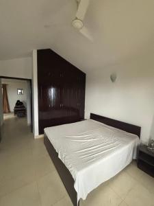 Imagem da galeria de Squirrel snuggle2 em Kota Bāgh