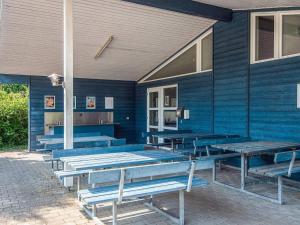 Fotografie z fotogalerie ubytování Splendid cabin in camping resort v destinaci Aabenraa