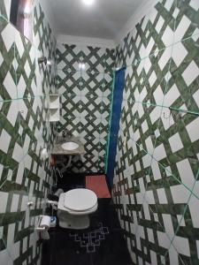 Bilik mandi di Vip Lirio