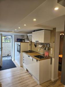 Кухня или мини-кухня в Smarte Wohnung am Bahnhof
