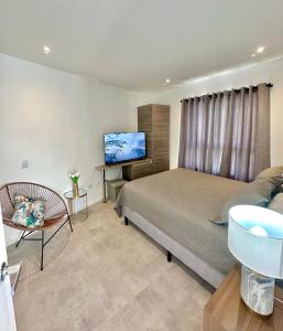 Ένα ή περισσότερα κρεβάτια σε δωμάτιο στο Luxury New apartment! Infinity Pool! Adults only +23 φωτογραφίες