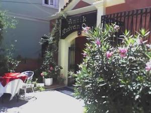 Ein Garten an der Unterkunft Antik Ridvan Hotel
