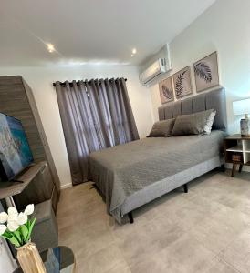 Ένα ή περισσότερα κρεβάτια σε δωμάτιο στο Luxury New apartment! Infinity Pool! Adults only