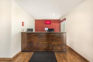 Ο χώρος του λόμπι ή της ρεσεψιόν στο Red Roof Inn Paducah
