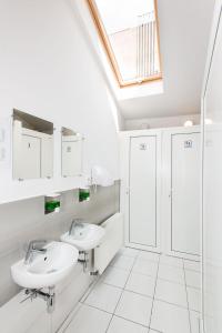 Koupelna v ubytování Gar'is Hostel Lviv