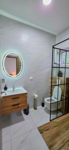 Un baño de Riverstone Retreat Studio
