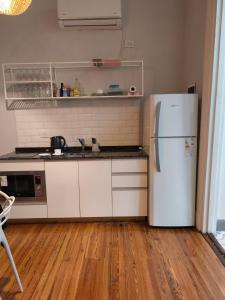 Nhà bếp/bếp nhỏ tại The Obelisk Corner 3 +2 ảnh