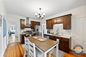 Kuchyň nebo kuchyňský kout v ubytování Labelle Blue Haven Relaxing Williams Bay Getaway