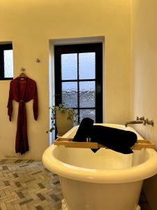 Ένα μπάνιο στο Spacious Beachside Apartment +25 φωτογραφίες