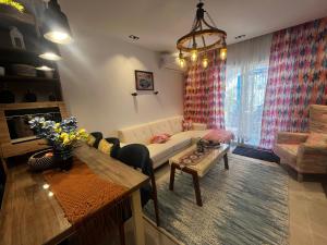 Φωτογραφία από το άλμπουμ του Luxury Chalet by the Pool ground floor with Private garden at Mountain View North Coast σε Ras Elhekma