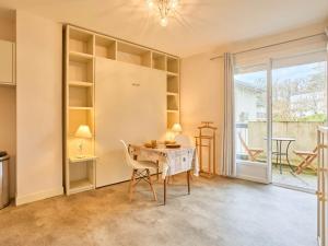 Φωτογραφία από το άλμπουμ του Studio central avec balcon, proche Thermes - FR-1-841-21 σε Barbotan-les-Thermes
