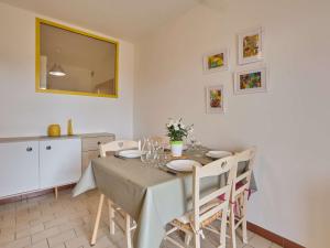 Φωτογραφία από το άλμπουμ του Spacieux T2 avec balcon, parking et wifi à Barbotan - FR-1-841-45 σε Barbotan-les-Thermes