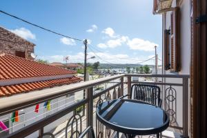 Balkón nebo terasa v ubytování Mythos Suites-Aphrodite apartment