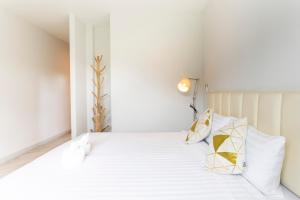 Letto o letti in una camera di 6BR Pool Villa - Karaoke and Pool Table near Golf