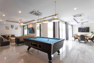 Tavolo di biliardo di 6BR Pool Villa - Karaoke and Pool Table near Golf