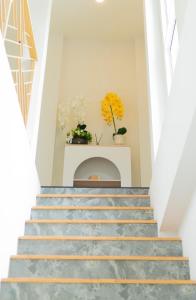 Foto dalla galleria di 6BR Pool Villa - Karaoke and Pool Table near Golf a Chiang Mai